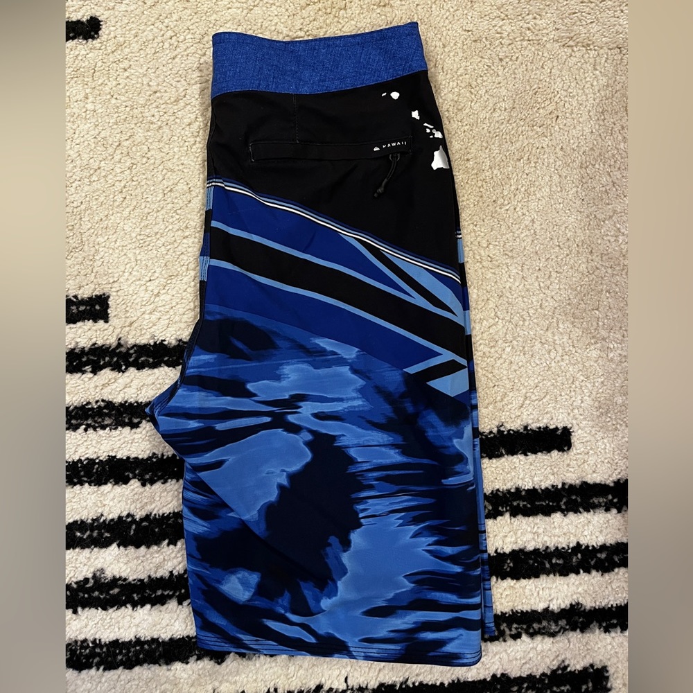 Men’s Quiksilver board shorts. Blue. Size 28. Unlined. Never worn. - Picture 5 of 5